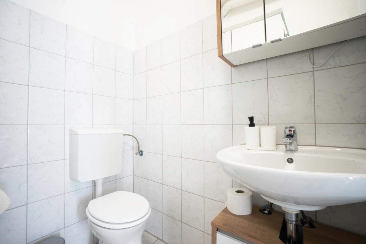Modern 1-Bedroom Apartment Next To Praterstern Відень Екстер'єр фото