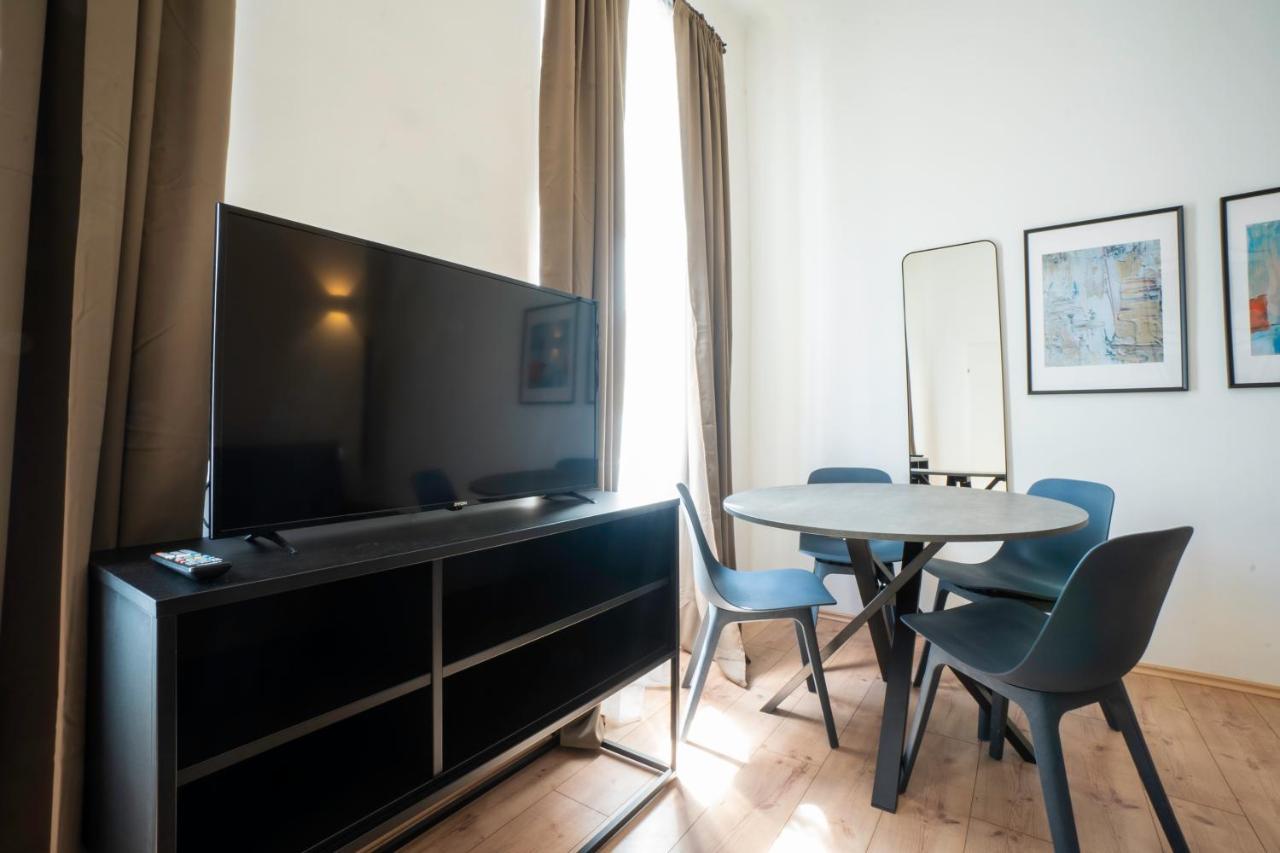 Modern 1-Bedroom Apartment Next To Praterstern Відень Екстер'єр фото